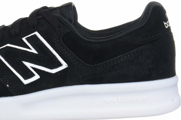 عناق New Balance 300 sneakers in blue (only $24) | RunRepeat عناق
